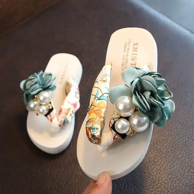 Tongs Blanches Antidérapantes Avec Perles Et Fleurs 5