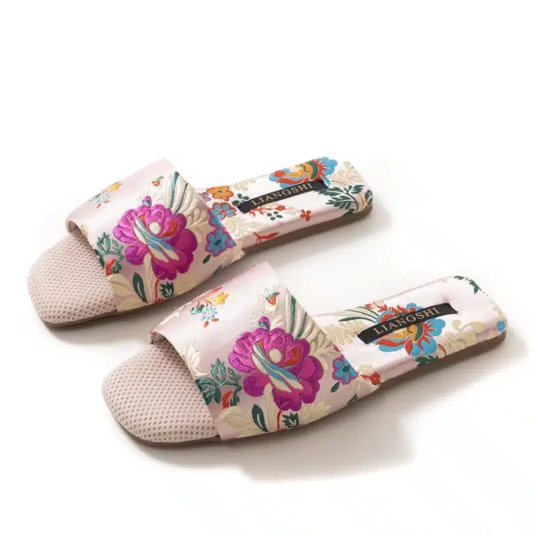 Claquettes Brodées Japonaises Fleuries 3