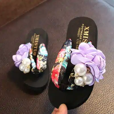 Tongs Noires Antidérapantes Avec Perles Et Fleurs 3