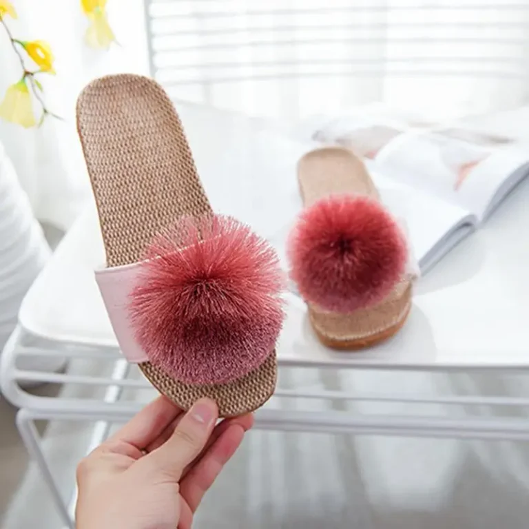 Claquettes Pompon Fourrure 6