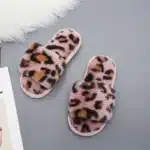 Pantoufles Claquettes Fluffy Léopard 1