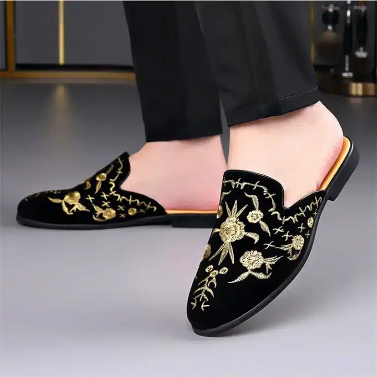 Chaussons Mules Noir Et Doré 2