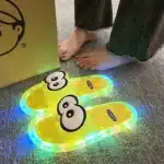 Claquettes Pingouin Lumineuses 2