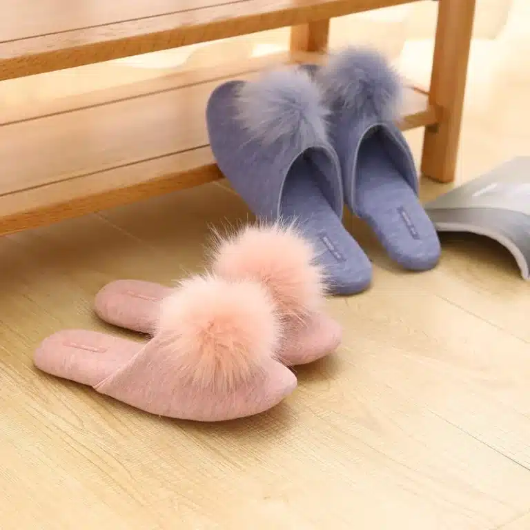Pantoufles Pompon Peluche 6
