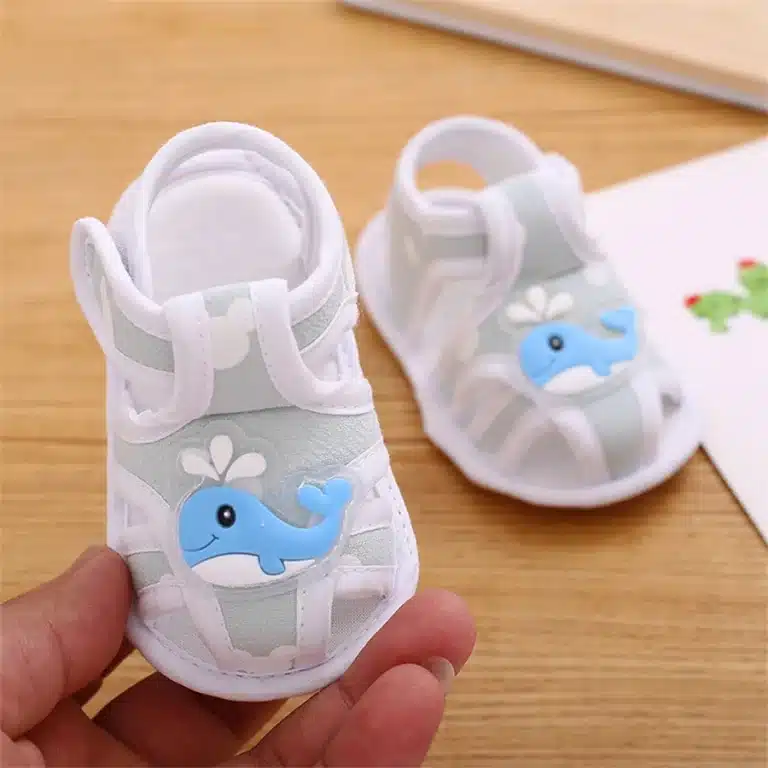 Chaussons Bébé Baleine Kawaii 1