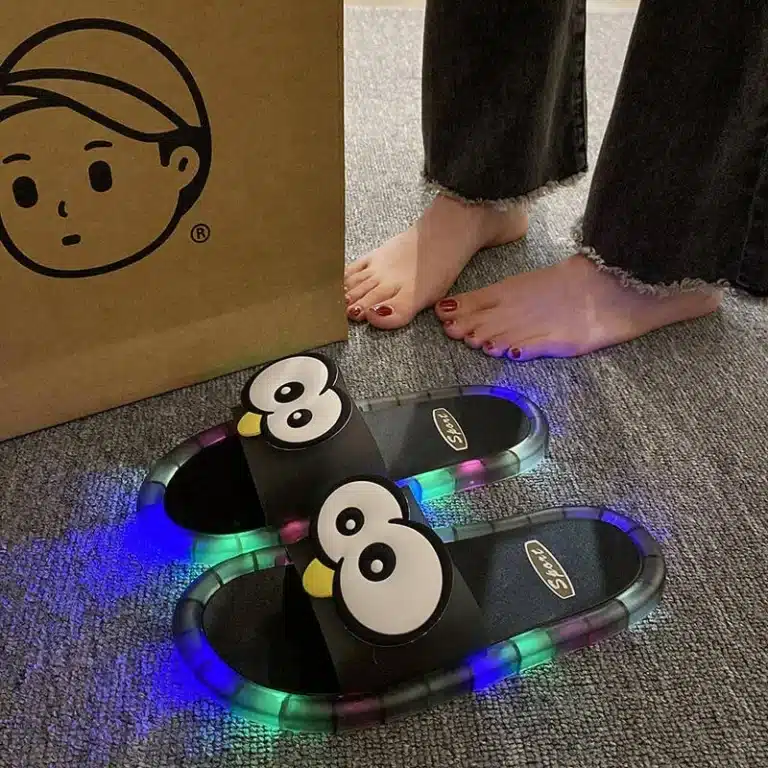 Claquettes Pingouin Lumineuses 1