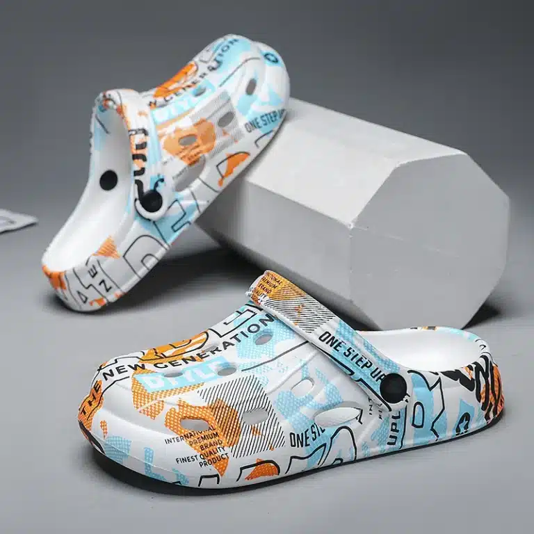 Chaussons Crocs Graffitis Enfant 3