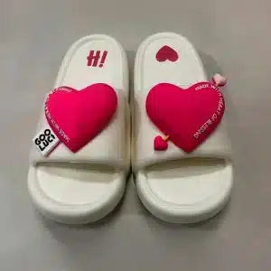Claquettes Chic Gros Coeur 1