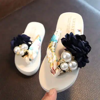 Tongs Blanches Antidérapantes Avec Perles Et Fleurs 9