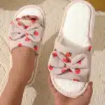 Claquettes Douces Motifs Fraises 4