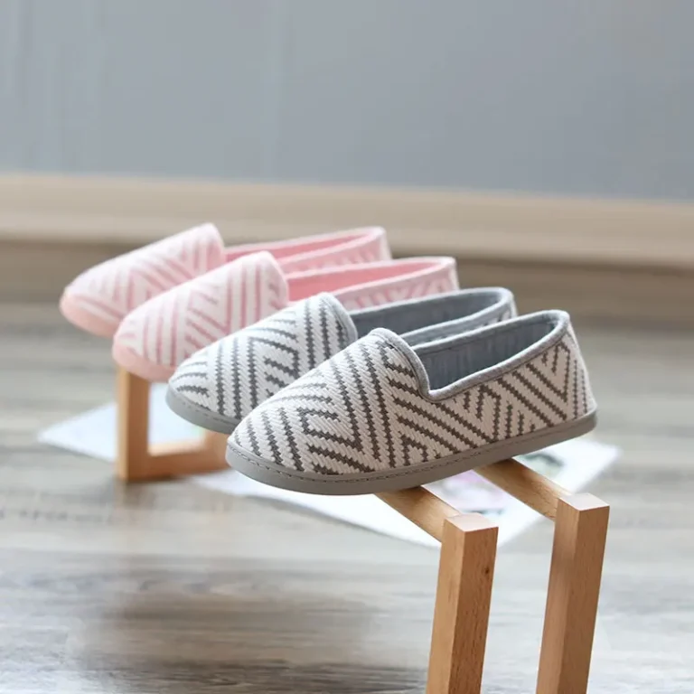 Nouvelles pantoufles thermiques antidérapantes pour femme, collection Printemps-Automne 2026, en tricot, pour la maison, semelle souple, chaussures d'intérieur 2
